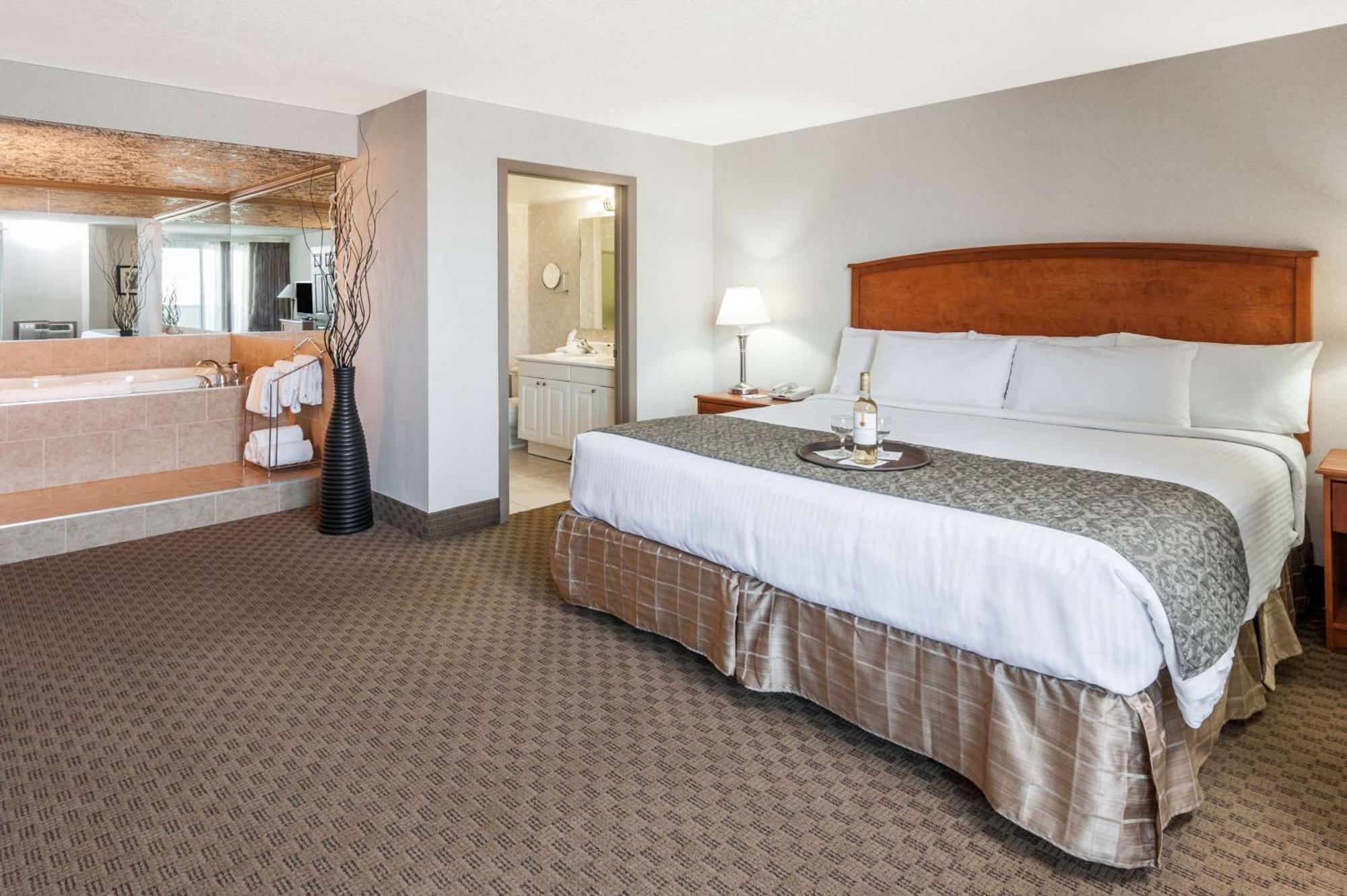 Hotel Ramada By Wyndham Edmonton South Exteriér fotografie