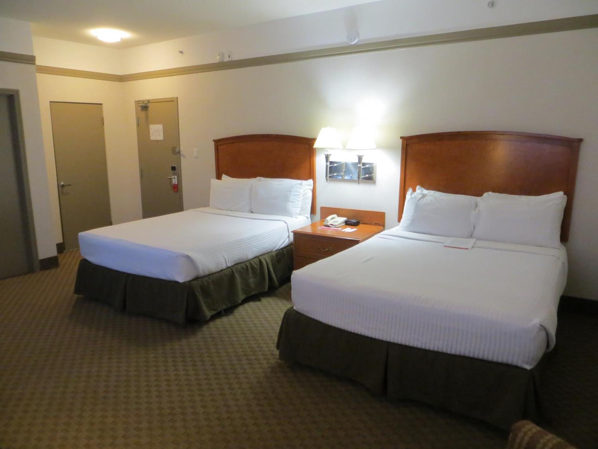 Hotel Ramada By Wyndham Edmonton South Pokoj fotografie
