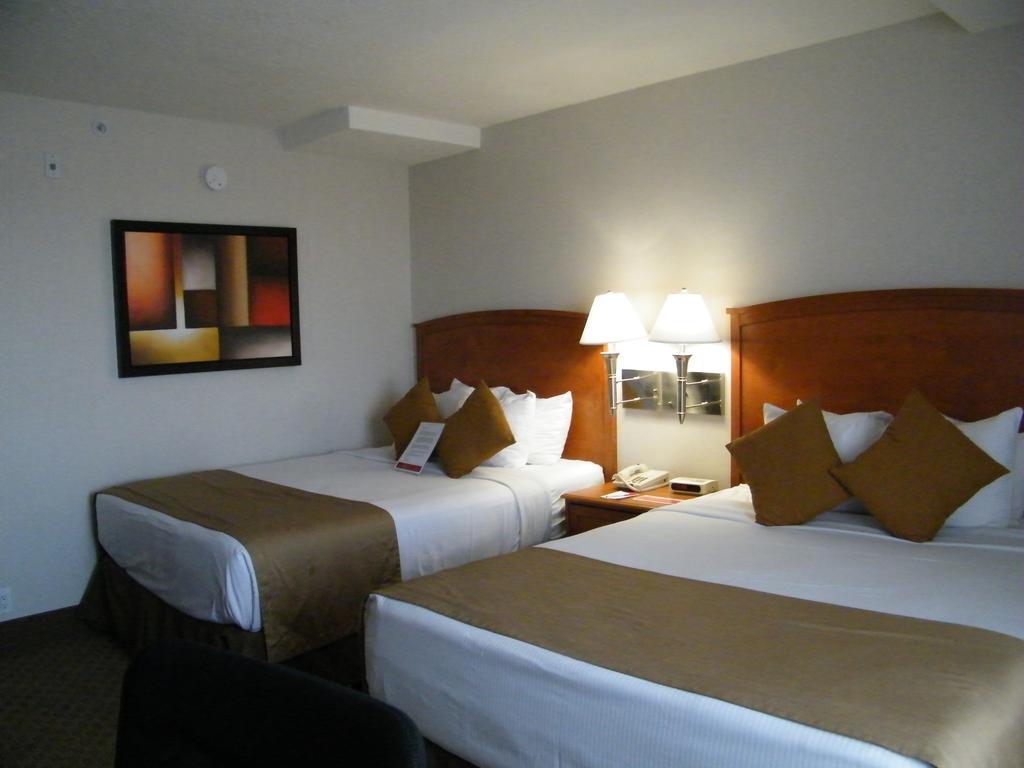 Hotel Ramada By Wyndham Edmonton South Pokoj fotografie