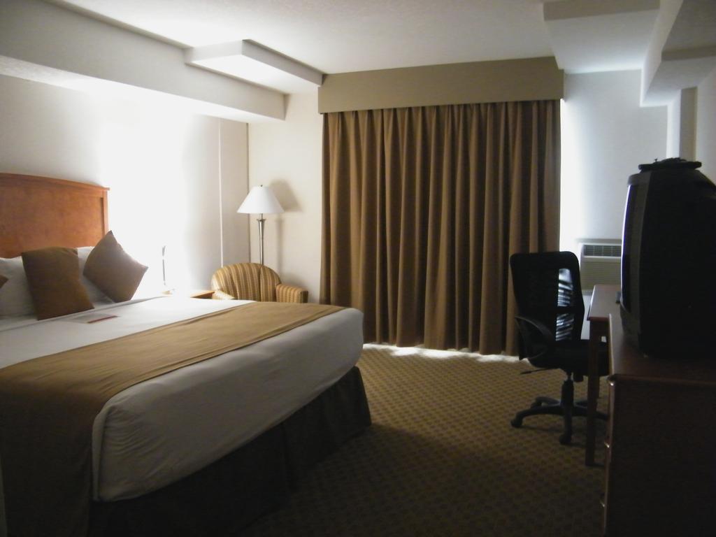 Hotel Ramada By Wyndham Edmonton South Pokoj fotografie