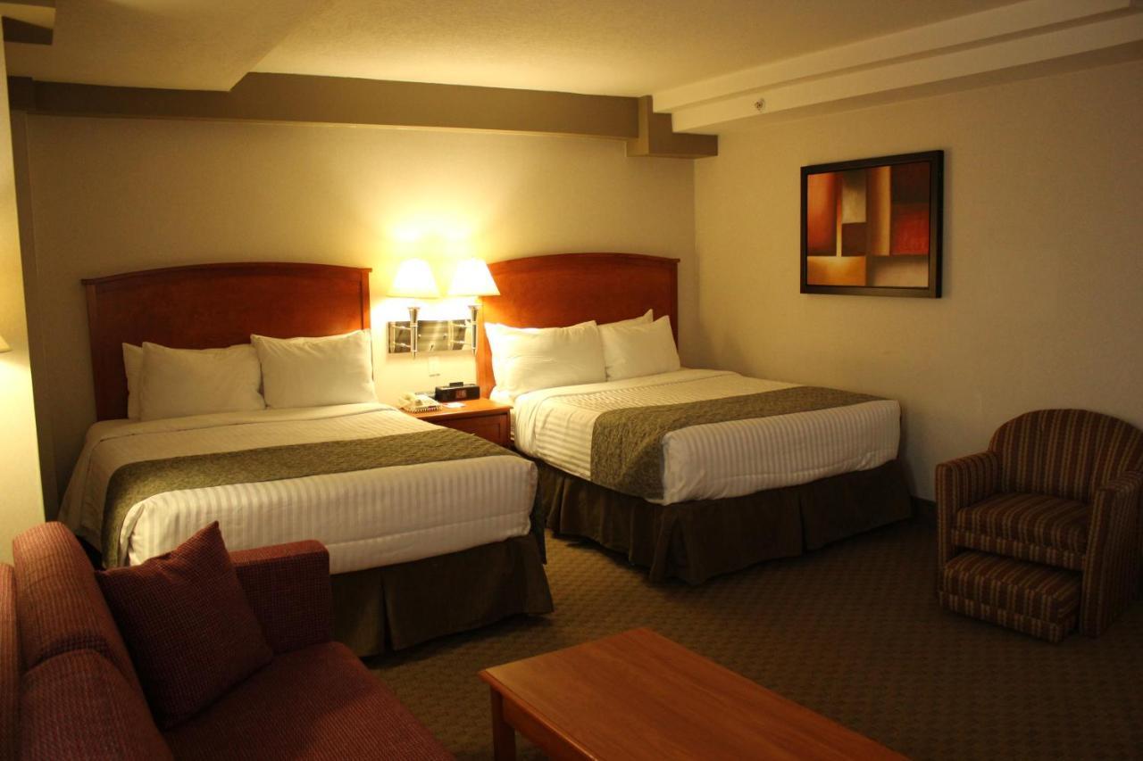 Hotel Ramada By Wyndham Edmonton South Exteriér fotografie